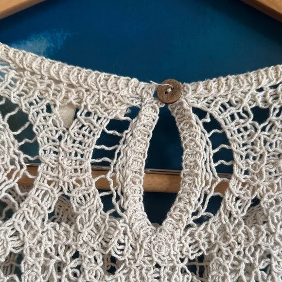 Solitaire Cream Crochet open knit puff sleeve boho top - Picture 8 of 9